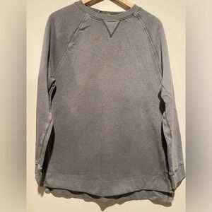 Universal thread sweatshirt